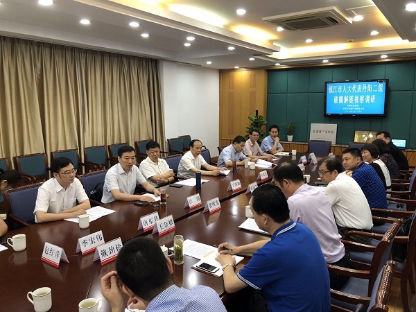 镇江市人大代表丹阳二组 调研企业"破圈解链"情况